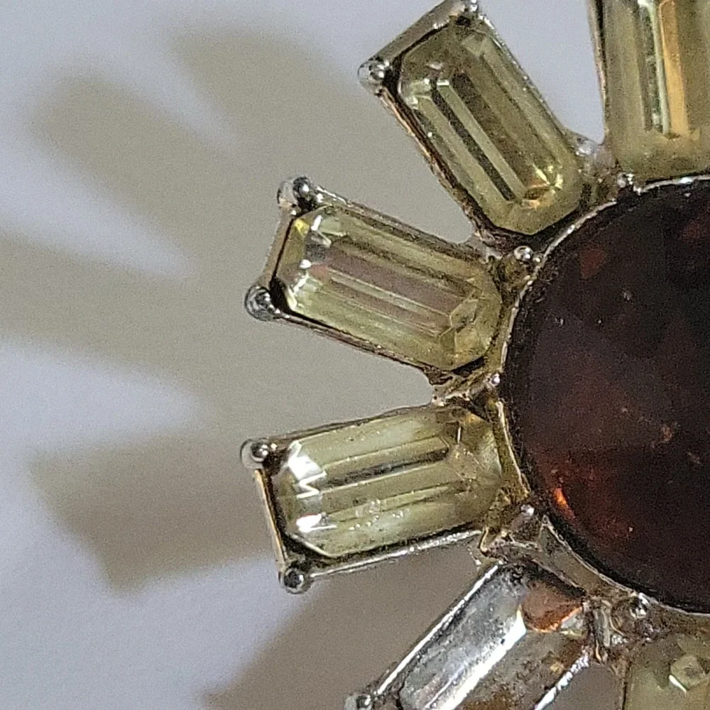 Vintage Mid-Century Modern Atomic‎ Sunburst Brooch Amber Yellow 1.25in MCM Retro